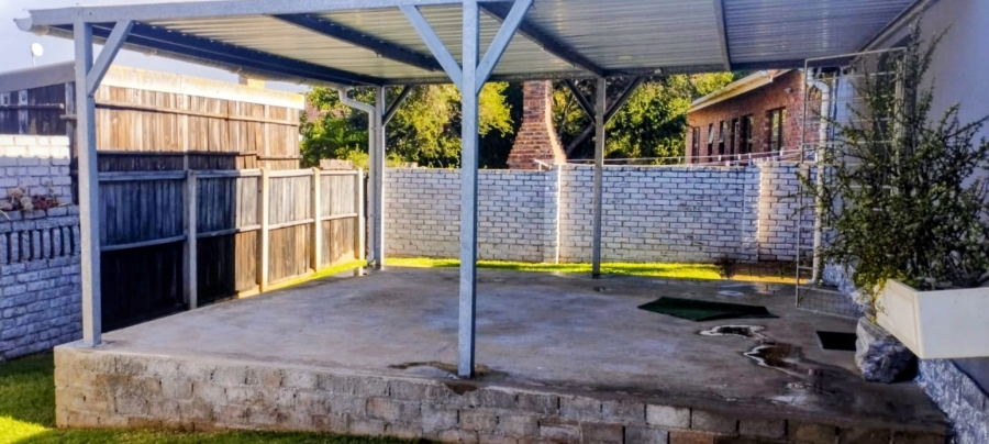 4 Bedroom Property for Sale in Noorsekloof Eastern Cape